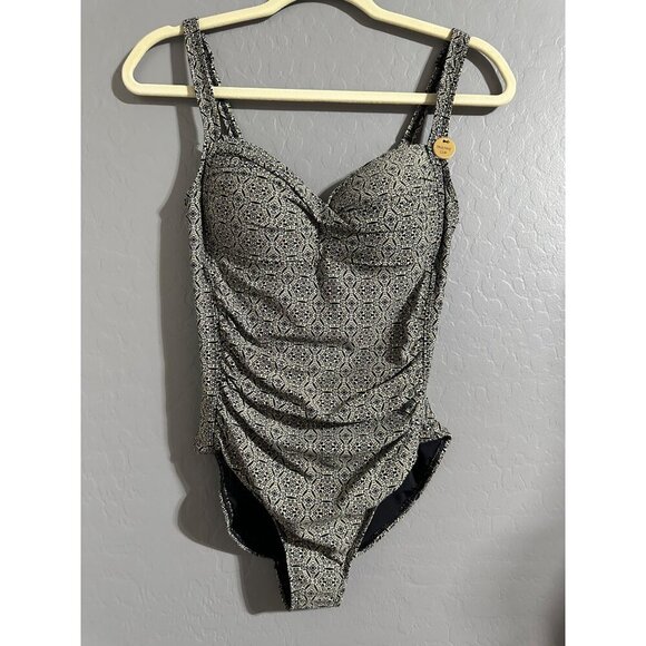 Nip Tuck Swim Women's One Piece size 6 NWOT - Picture 2 of 6